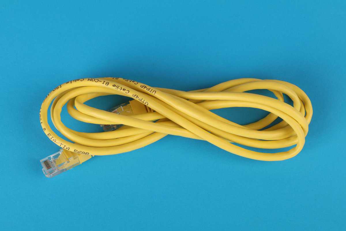 Straight-Through vs Crossover Ethernet Cables: A Clear Guide